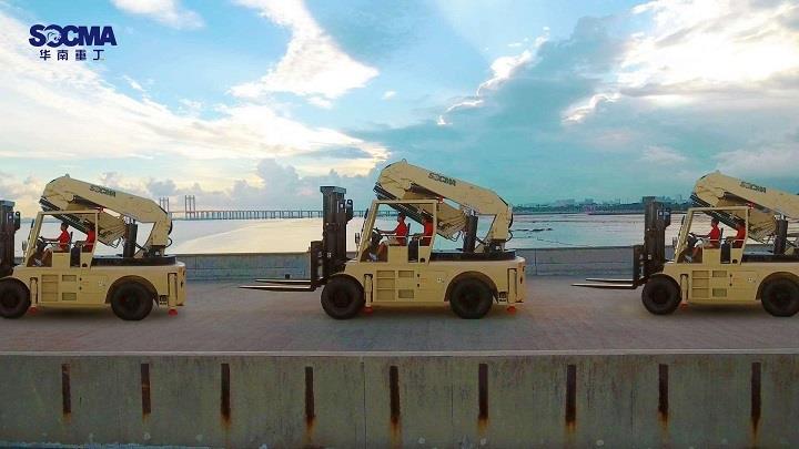 heavy duty forklift crane 25 ton 01 heavy duty forklift crane 25 ton 01