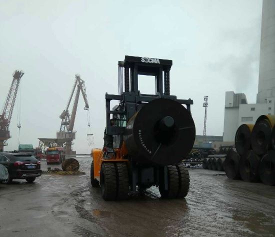 30t forklift with roll prong
