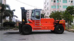 40-Tonnen-Gabelstapler und 12-Tonnen-50-Tonnen-Gabelstapler