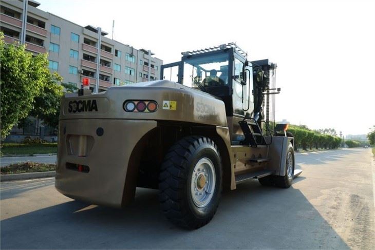 electric heavy duty forklift