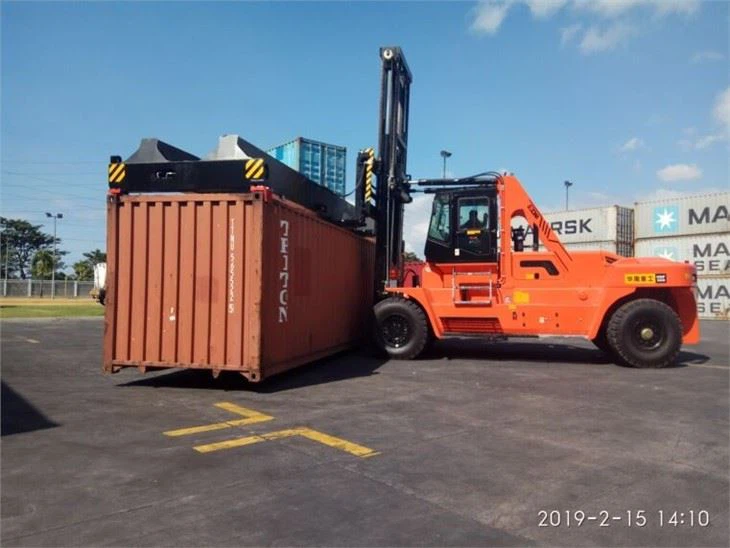 28 Ton Forklift For Container Stack Socma