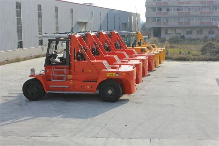 28 Ton Forklift For Container Stack Socma